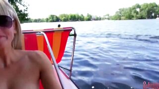 Preview Schnuggie91 | Mitten auf der Spree | Perverse Kissenschlacht