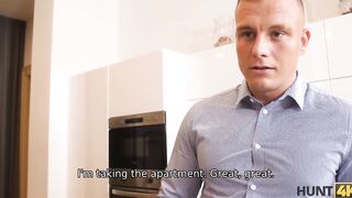HUNT4K Cash make blonde women open mouth and stretched legs wide