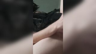 Young amature Cutie jizzes and squirts while having fun with dildo