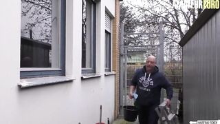 HausfrauFicken - German Old Seduces Worker And Ride His Rough Penis - AMATEUREURO