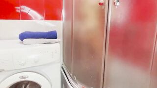 The stepson spies on his mother taking a shower. Anal sex