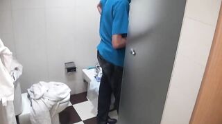 18 yo chick sets up a secret camera to scene herself fucking the plumber