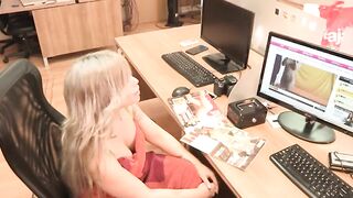 Aris Dark bangs an inexperienced bro