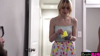 Bratty Sis - Spongebath From Step Sisters Friend Leads To Three-Way! S10:E7