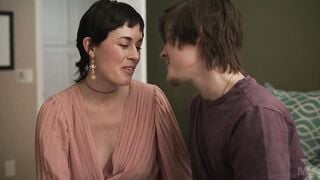 Young Goddess boy seduced her stepmom to plowed her rough