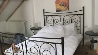 Smart brother tricks bros girlfriend after shower