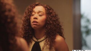 VIXEN Insatiable Hottie Willow mixes business with satisfaction