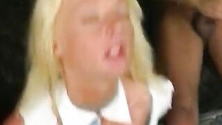 Blond hoe doing double penetration