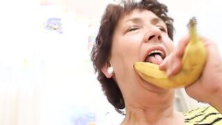 7 grannies masturbating their older cunts!