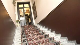 Notgeiles 19 Year Old inside der Nobelvilla hart gefickt