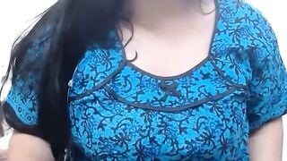 Desi punjab aunty talking filthy and showing her unshaved snatch to her customer