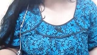 Desi punjab aunty talking filthy and showing her unshaved snatch to her customer