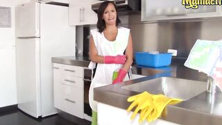 MAMACITAZ point of see Bombshell Sex With Fiery Hispanic Maid Daniela Robles