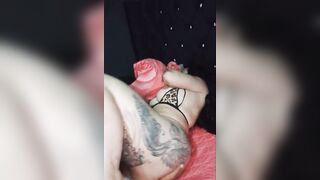 un vibrador no basta para satisfacer esta cuca ardiente . Pt.one