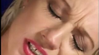 Cutie blond into gym snatch banged by stud inside dark glasses after he lifts weights