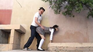 Estudiantes del turno de la mañana del grupo D se escapan de la escuela para ir a follar
