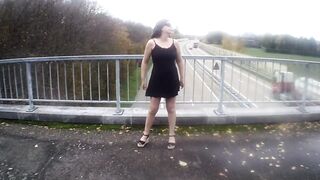 Flashing on a bridge (one)