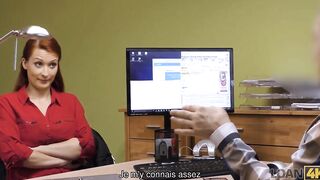 LOAN4K Une rousse sï¿½duisante veut une clinique vï¿½tï¿½rinaire et sait comment l'obtenir