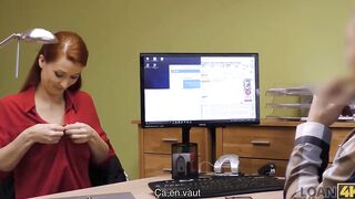 LOAN4K Une rousse sï¿½duisante veut une clinique vï¿½tï¿½rinaire et sait comment l'obtenir