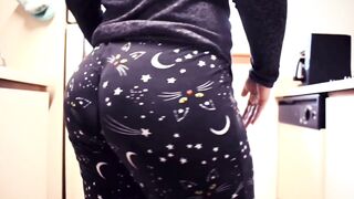 Humongous Booty Milf Cat Leggings Butt Wedgie Compilation