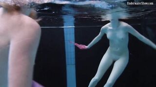 Hottest underwater chicks enjoy being naked