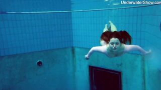 Swimming pool beauty Simonna gets nude