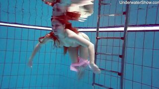 Swimming pool beauty Simonna gets nude