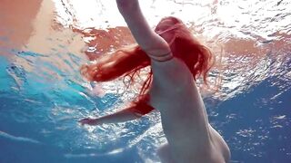 Swimming pool beauty Simonna gets nude