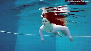 Swimming pool beauty Simonna gets nude