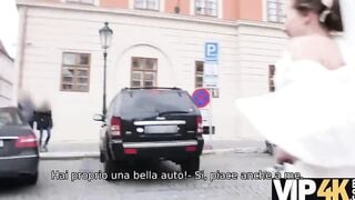 VIP4K. La bellezza into abito da sposa succhia il cazzo dello sconosciuto e si fa scopare