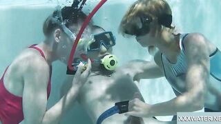 Underwater fellatio goes 2 way