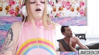 CARLY RAE SUMMERS REACTS TO JAMES DEEN VS SARA LUVV - HONEST PORN REACTIONS - HPR09