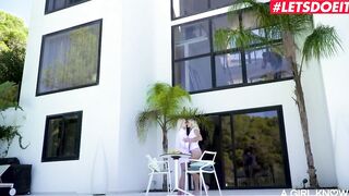 A cunt with mouth Knows - Teenie Dyke Marilyn Sugar Seduces Heterosexual Bae Lika Camgirl