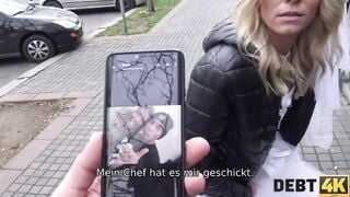 DEBT4k. Nur ein Ehepaar kann keine Schulden bezahlen, warum das Mï¿½dchen