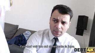 DEBT4k. Une chose douce devrait rendre beaucoup d'argent juste aprï¿½s le mariage