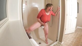 60  GILF masturbating into soak t-shirt