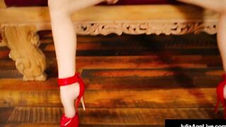 Crazy Talking High Heeled Big Boobed Milf Julia Ann Finger Bangs Her Soak Cunt!