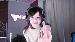 chick Masturbates Snatch
