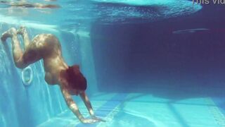 Canadian MILF Heidi into the pool