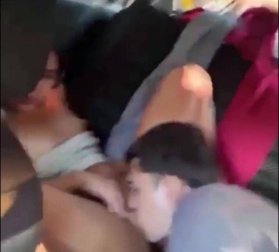 Viral Film Of A Colombian Sucking Off Cock And Fucking Into A Taxi Inside  Cucuta