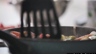 Kiara Cole "Your cooking was just too steamy" S37:E14