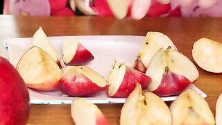 Step Sisters Warm Apple Pie - S20:E4