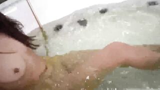 Solo cunt with mouth masturbates