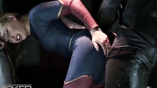WickedParodies - Supergirl Seduces Braniac Inside Anal Sex