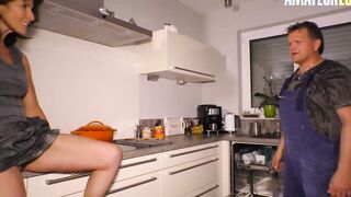 HAUSFRAU FICKEN - Old Milf Takes It Hard From Plumber