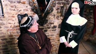 junge nonne zum sex verführt im kloster