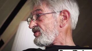 Old Psychologist Tries a New Method