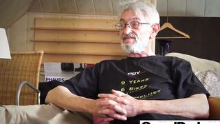 Old Psychologist Tries a New Method