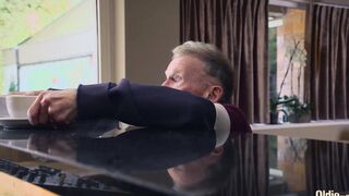 2 beauty babes suck grandpa dick and share his jizzed