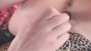 Big haired Goddess wants to nailed her friend with a stap-on